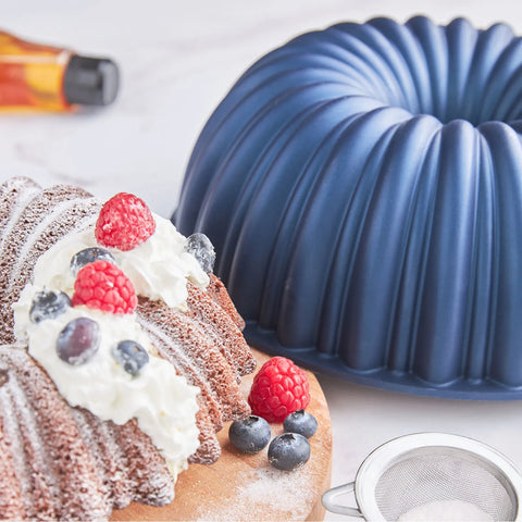 Karaca Cake Pro Aluminium Cast Decorative Bundt Cake Tin, 25.5cm, Navy Blue