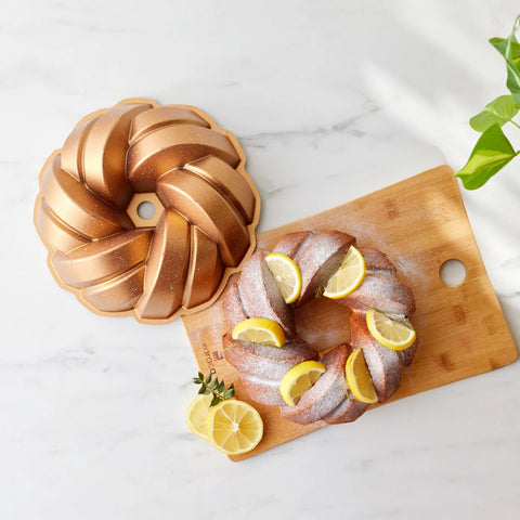 Karaca Cake Pro Aluminium Cast Decorative Bundt Cake Tin, 26cm, Gold