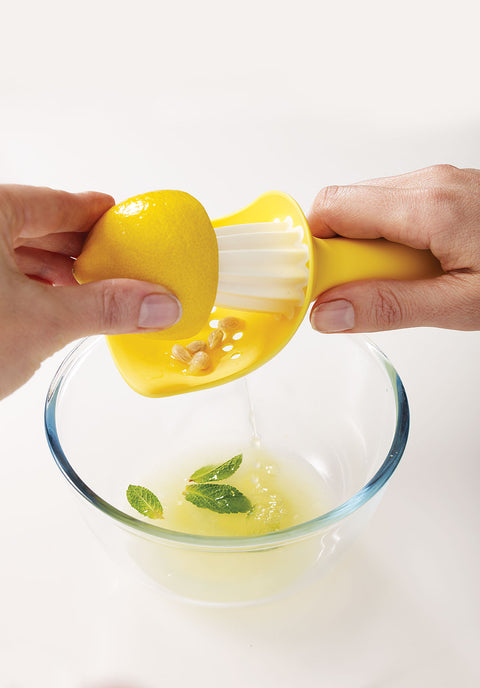 Joseph Joseph Catcher Lemon Squeezer, Yellow